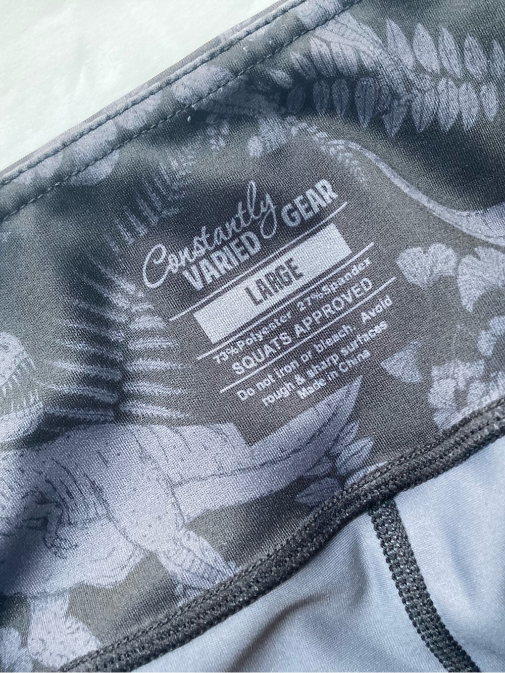 Constantly Varied Gear High Rise Leggings Capri T-Rex Black Pockets Large L CVG - Picture 2 of 4